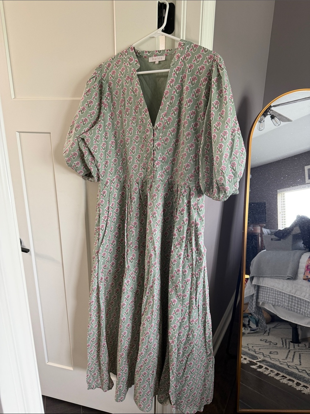 Midi V-Neck Puff Sleeve Dress in Sage Green Floral